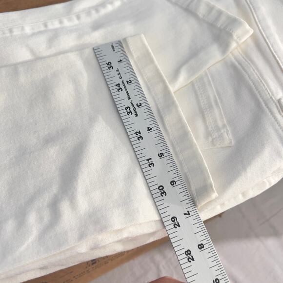 L.L. Bean Stretch Jeans Woman's 12 Classic Fit Upstretched 32W White 5-Pocket - Picture 10 of 14